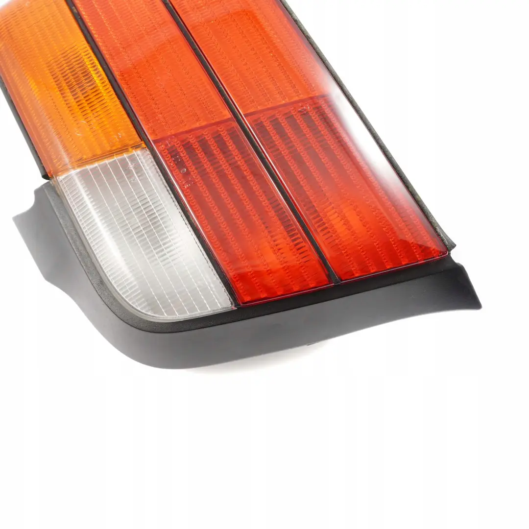 Feu Arriere Hayon Arriere Droite pour BMW 3 E36 Saloon à propos du numéro de pièce 1387362 BMW 3 E36 Saloon Feu Arriere Hayon Arriere Droite - SKU 1387362 - Numéro de pièce 1387362