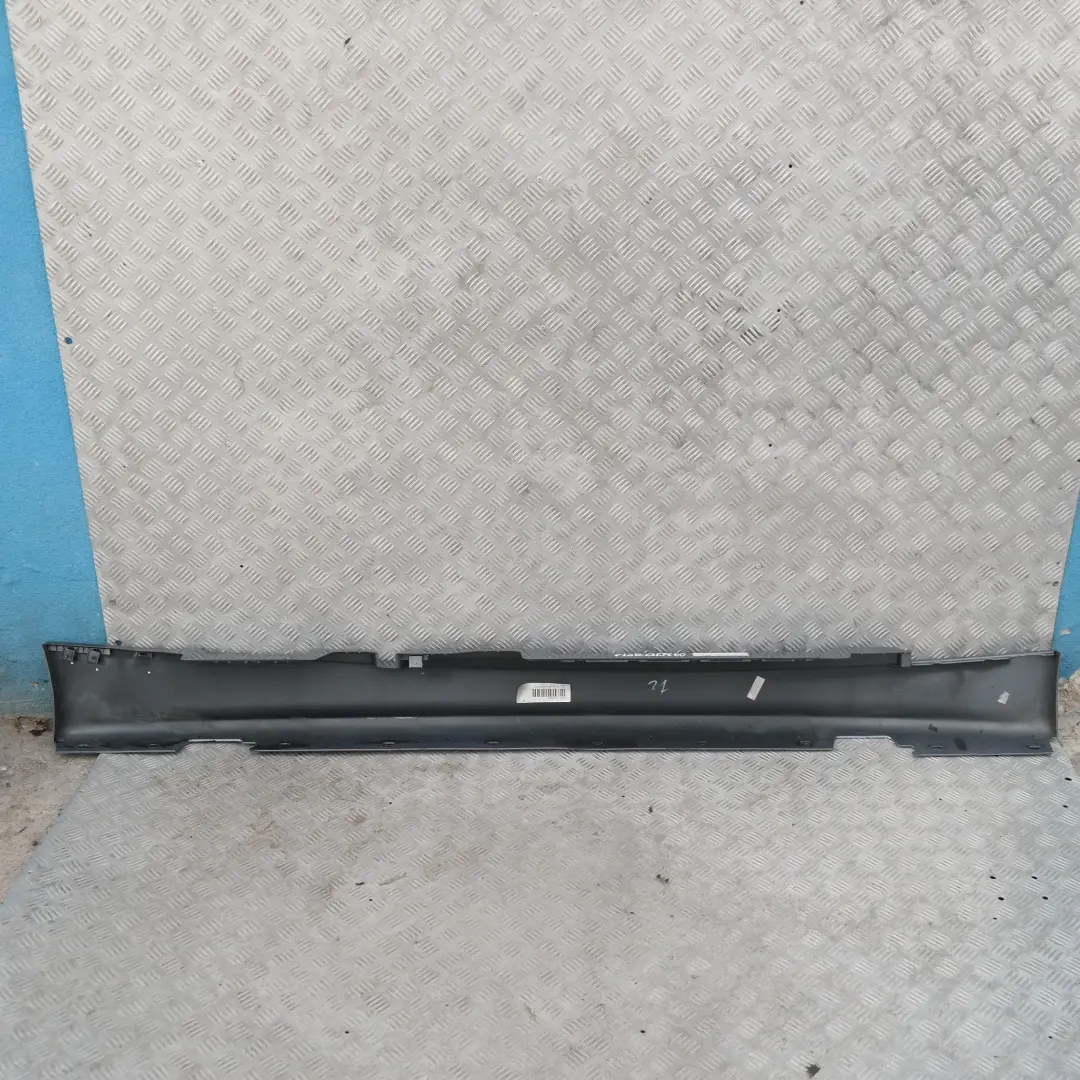 Listello Portiera Apertura Gonna Links Quarzo-Blu per BMW E87 con numero di parte 32949 BMW E87 Listello Portiera Apertura Gonna Links Quarzo-Blu - SKU 0032949-QB13 - Numero di parte 32949