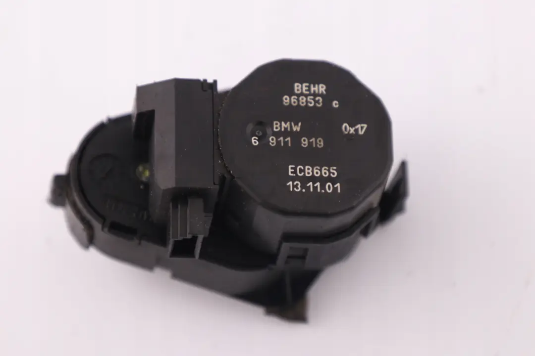 Actuateur Kaltluftkanal a Gauche pour BMW E65 E66 E67 à propos du numéro de pièce 6935081 BMW E65 E66 E67 Actuateur Kaltluftkanal a Gauche - SKU 6935081 - Numéro de pièce 6935081