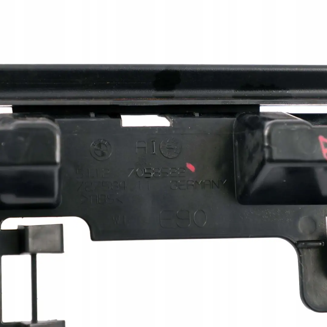 BMW E90 Paraurti Posteriore Guida Centrale Montaggio Trim - SKU 7058522 - Numero di parte 7058522