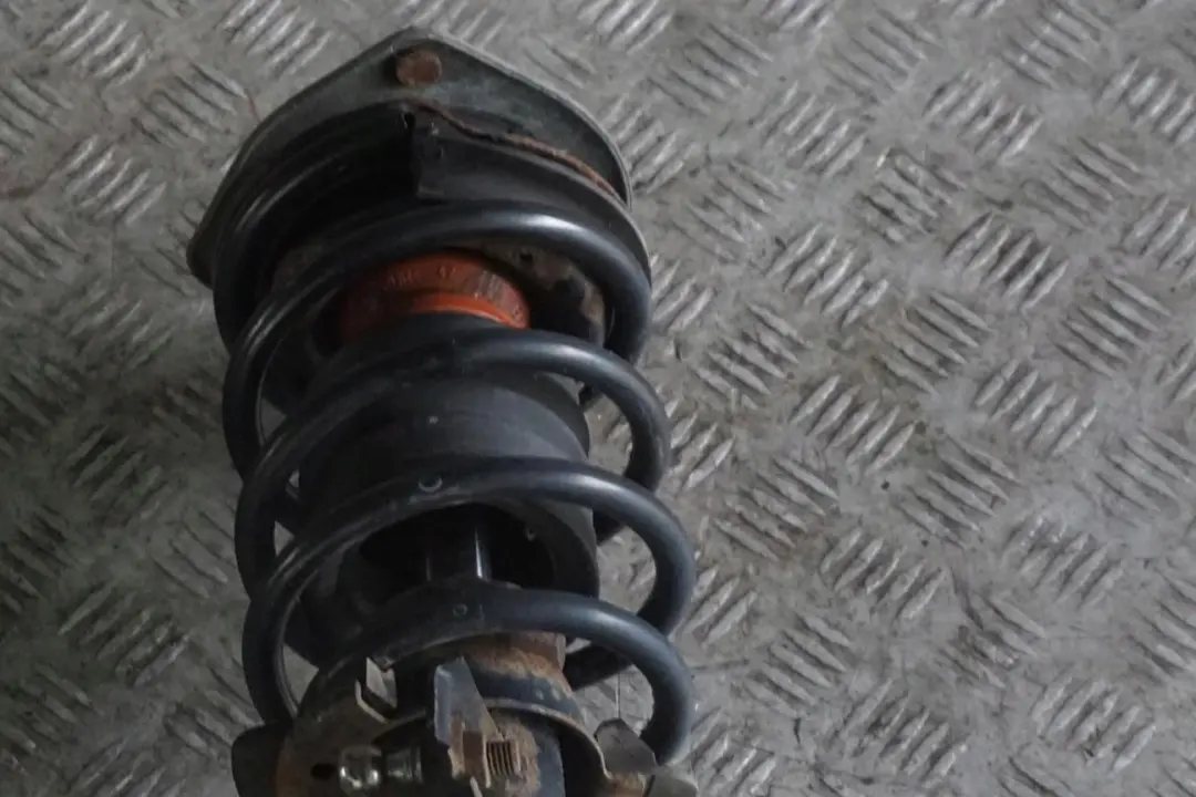 BMW Mini R56 Cooper S N14 1 Front Left N/S Spring Strut Leg Brake Suspension Hub - SKU 6782209-1 - Part number 6782209