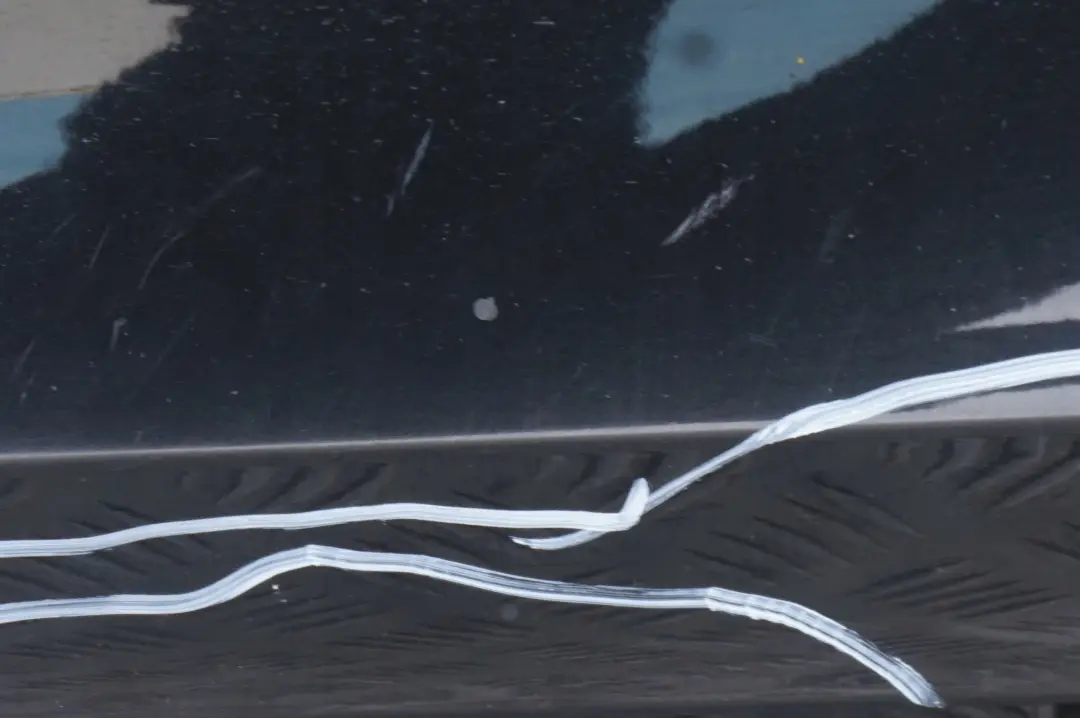 Schwellerleiste Blende Schweller rechts Black Sapphire für BMW 1 E87 LCI 1 M Sport mit Teilenummer 33556 BMW 1 E87 LCI 1 M Sport Schwellerleiste Blende Schweller rechts Black Sapphire - SKU 0033556-BS2 - Teilenummer 33556