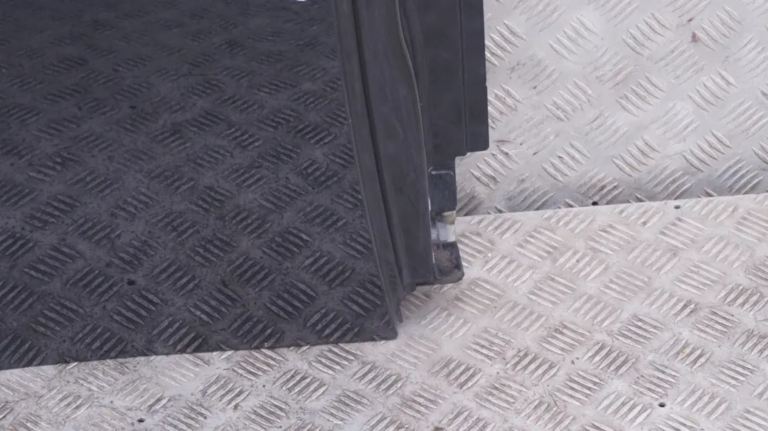 Porta Posteriore Club Door Destra Astro Black per Mini Clubman R55 con numero di parte 7312189 Mini Clubman R55 Porta Posteriore Club Door Destra Astro Black - SKU 7312189-ASB - Numero di parte 7312189