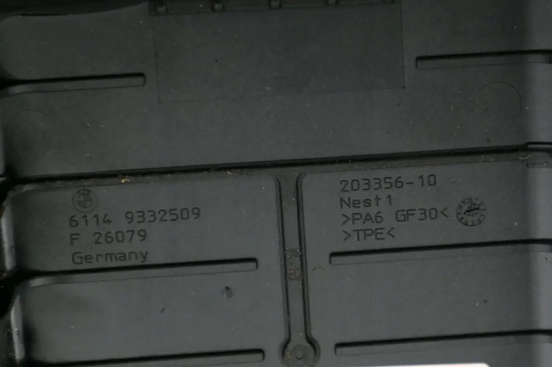 Supporto B+ Distributore ECU Scatola Giunzione per Mini Cooper One F55 F56 con numero di parte 9332509 Mini Cooper One F55 F56 Supporto B+ Distributore ECU Scatola Giunzione - SKU 9332509 - Numero di parte 9332509