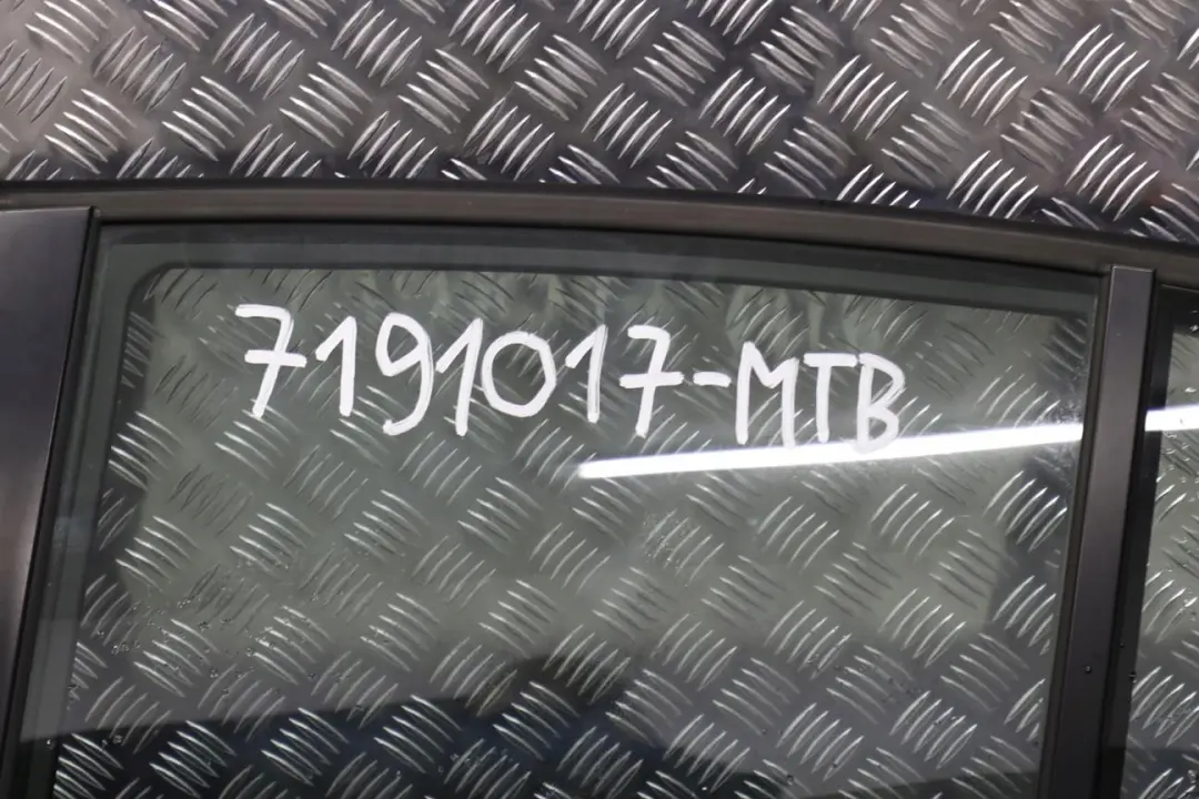 Porta posteriore sinistra Montegoblau Montego Blu Metallico BMW E87 - SKU 7191017-MTB - Numero di parte 7191017