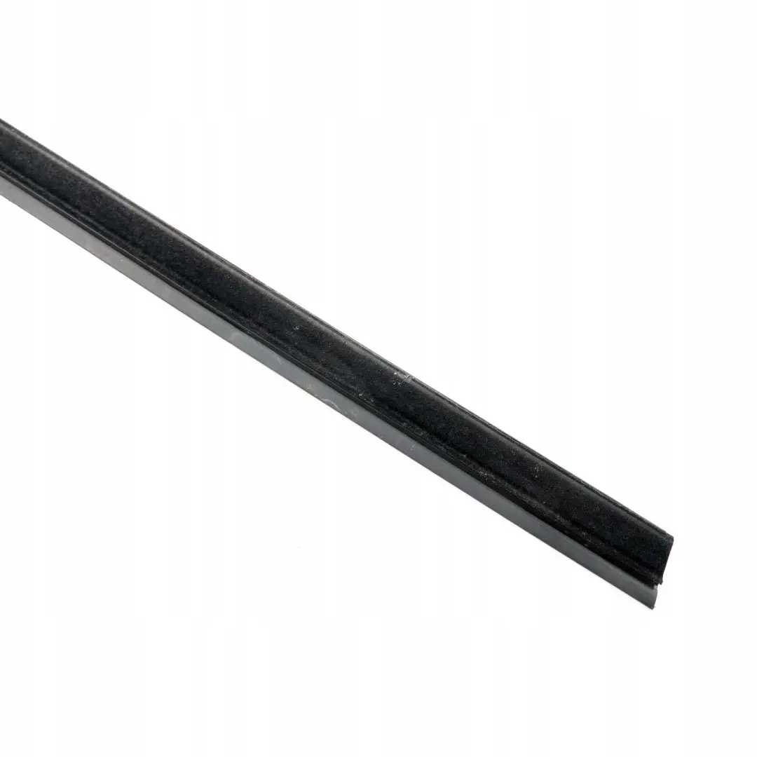 BMW E36 Berlina Touring Paraspruzzi Interno Porta Anteriore Destro Nero O/S - SKU 8174764 - Numero di parte 8174764