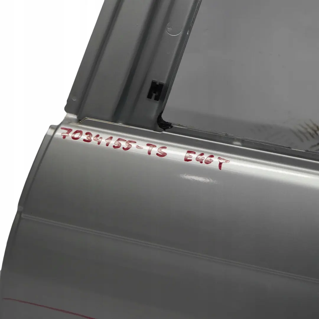 Tür Hinten Links Titansilber Titan Silber Metallic - 354 für BMW 3 E46 Touring mit Teilenummer 7034155 BMW 3 E46 Touring Tür Hinten Links Titansilber Titan Silber Metallic - 354 - SKU 7034155-TS - Teilenummer 7034155