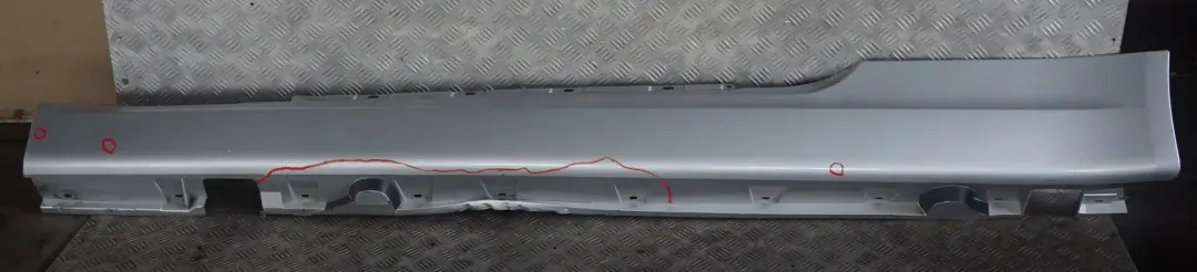 Puerta Sill Side Cover Falda Izquierda Titansilber Plata 354 para BMW 6 E63 E64 con número de pieza 0304947 BMW 6 E63 E64 Puerta Sill Side Cover Falda Izquierda Titansilber Plata 354 - SKU 0304947-TS - Número de pieza 0304947
