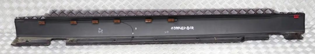 Listello Portiera Apertura Gonna Destra Rosso Barbera Rosso A39 per BMW E65 con numero di parte 0395482 BMW E65 Listello Portiera Apertura Gonna Destra Rosso Barbera Rosso A39 - SKU 0395482-BAR - Numero di parte 0395482