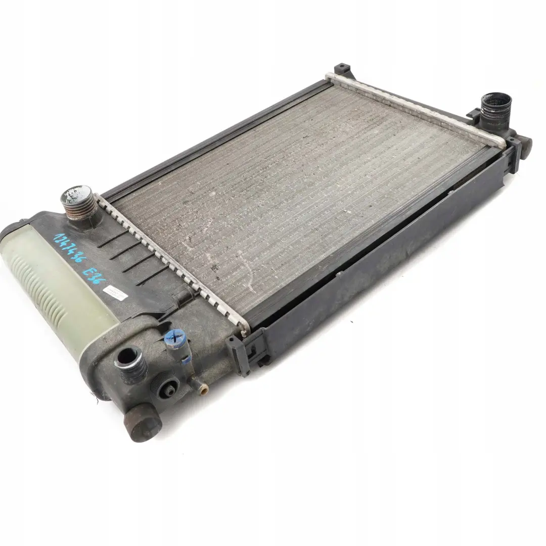 Radiateur de refroidissement du moteur pour BMW E34 E36 316i 318i 318is 518i à propos du numéro de pièce 8390435 BMW E34 E36 316i 318i 318is 518i Radiateur de refroidissement du moteur - SKU 1247436 - Numéro de pièce 8390435