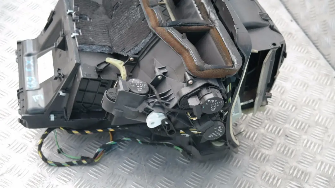 Leergehäuse Heiz Klimagerät Klimakaste für BMW 3 X3 er E46 E83 mit Teilenummer 64113400552 BMW 3 X3 er E46 E83 Leergehäuse Heiz Klimagerät Klimakaste - SKU 3400552 - Teilenummer 64113400552