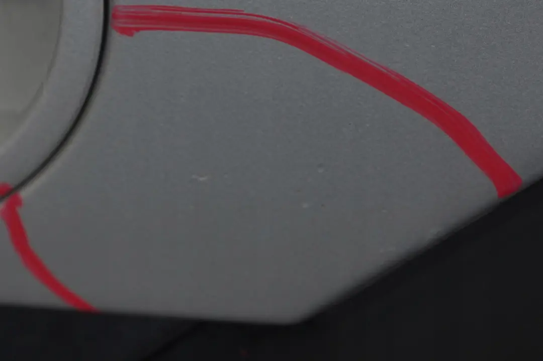 Zderzak przedni przód titansilber 354 do BMW E53 X5 o numerze 10150 BMW E53 X5 Zderzak przedni przód titansilber 354 - SKU 0010150-TS5 - Numer Części 10150