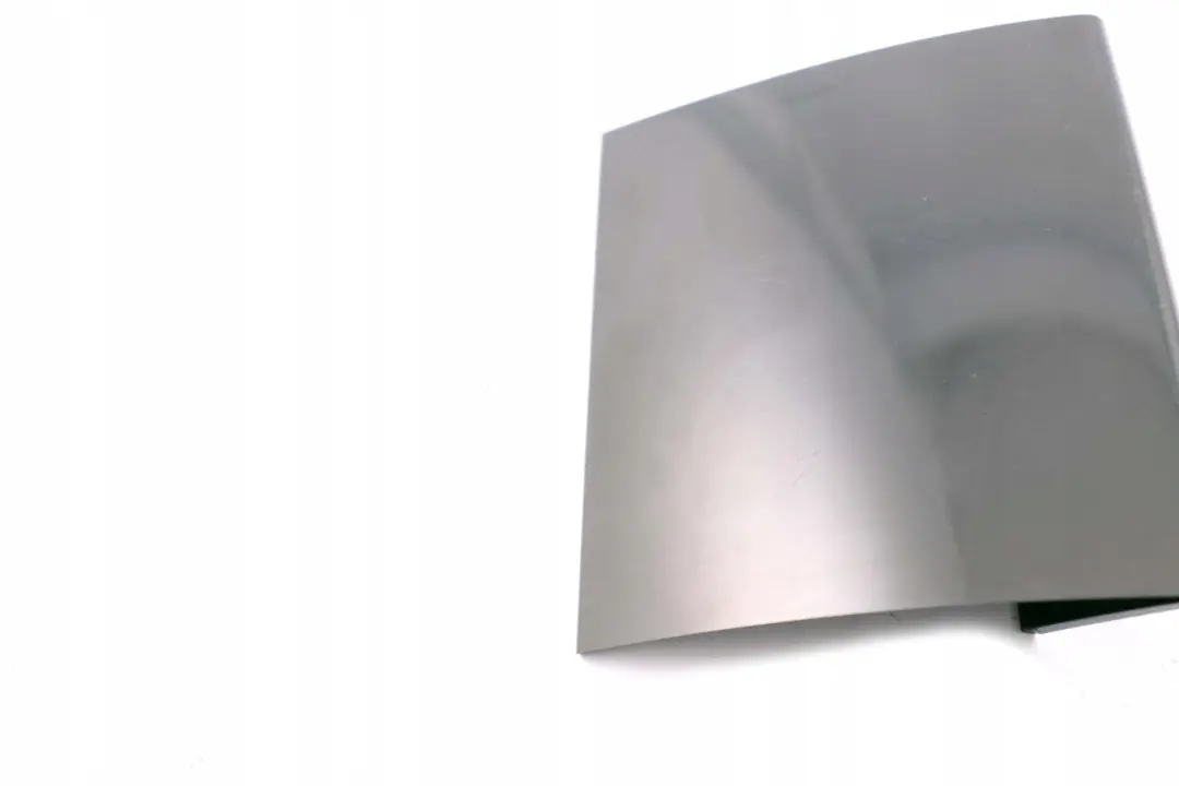 Trim Down Tube Front Panel Cover Middle Right para Mini F55 F56 F57 con número de pieza 9262436 Mini F55 F56 F57 Trim Down Tube Front Panel Cover Middle Right - SKU 9262436 - Número de pieza 9262436