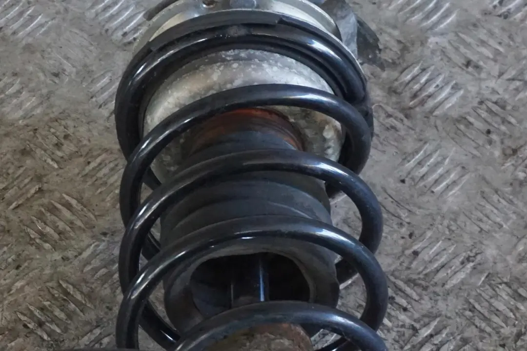 BMW E88 118d N47 143PS M Sport Molla Sospensioni Cuscinetto Perno Ant. Destra - SKU 6786028-2 - Numero di parte 6786028