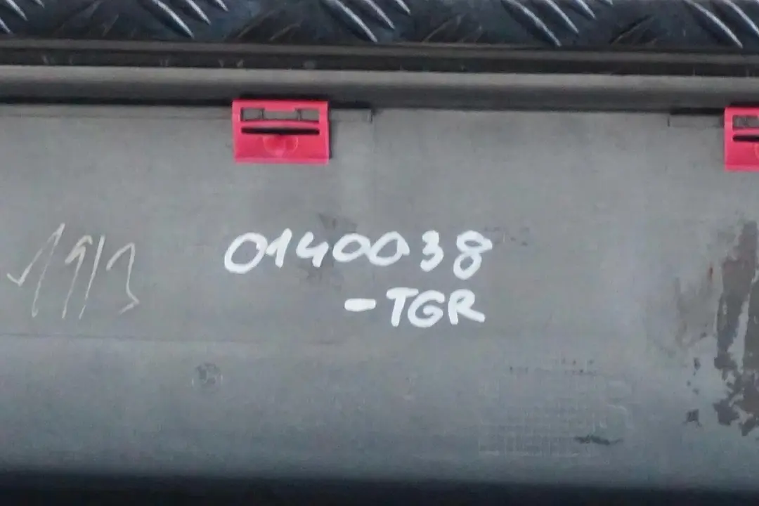 BMW 7 E65 Próg listwa progowa nakładka prawa - SKU 0140038-TGR - Numer Części 0140038