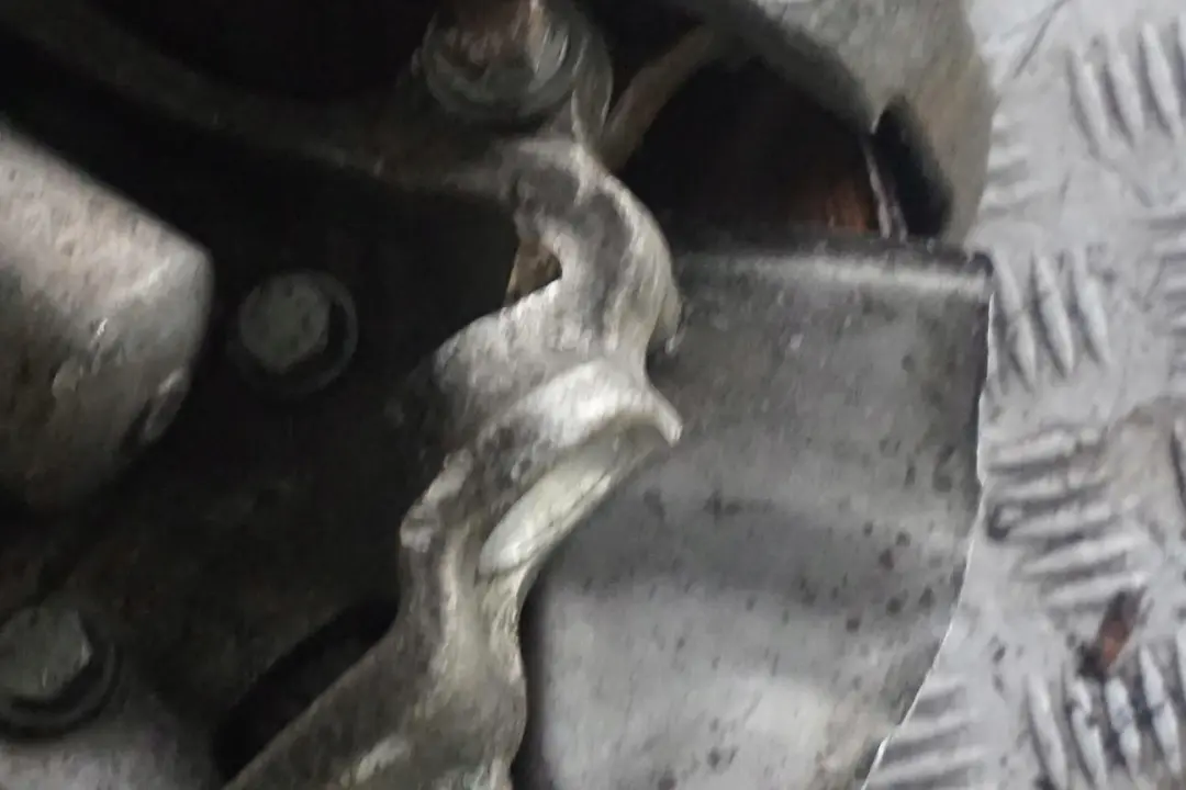 BMW E60 530d M57N2 Delantero Derecho Muelle Puntal Bujes Pata Freno Pinza - SKU 6775056-3 - Número de pieza 6775056