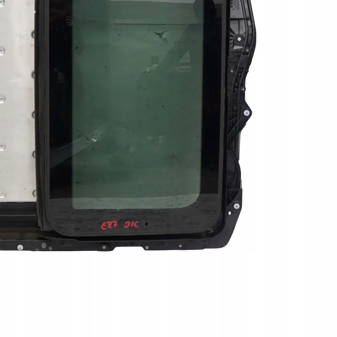 Sliding Tilt Roof Sunroof Sun Roof Frame Glass to BMW 1 E81 E87 with Part number 7046142 BMW 1 E81 E87 Sliding Tilt Roof Sunroof Sun Roof Frame Glass - SKU 7046142-1 - Part number 7046142
