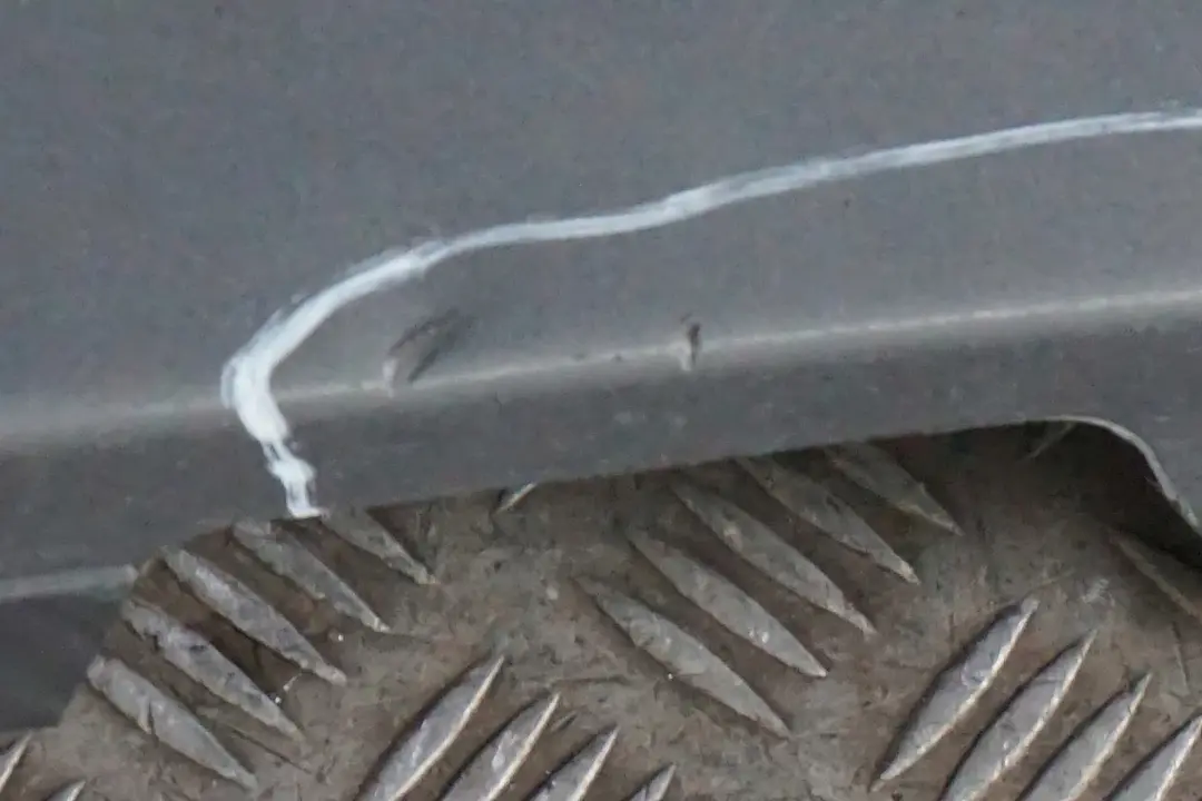 BMW E87 LCI Sill Strip Side Skirt Right Spacegrau Space Grau Grey - SKU 0036144-SCG - Número de pieza 0036144