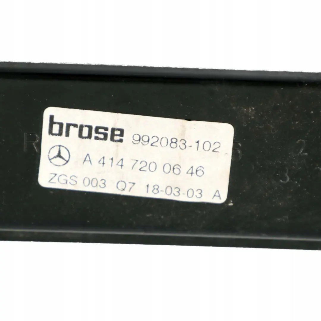 W414 Podnośnik szyby prawy przód do Mercedes VANEO o numerze A4147200346 Mercedes VANEO W414 Podnośnik szyby prawy przód - SKU A4147200346 - Numer Części A4147200346