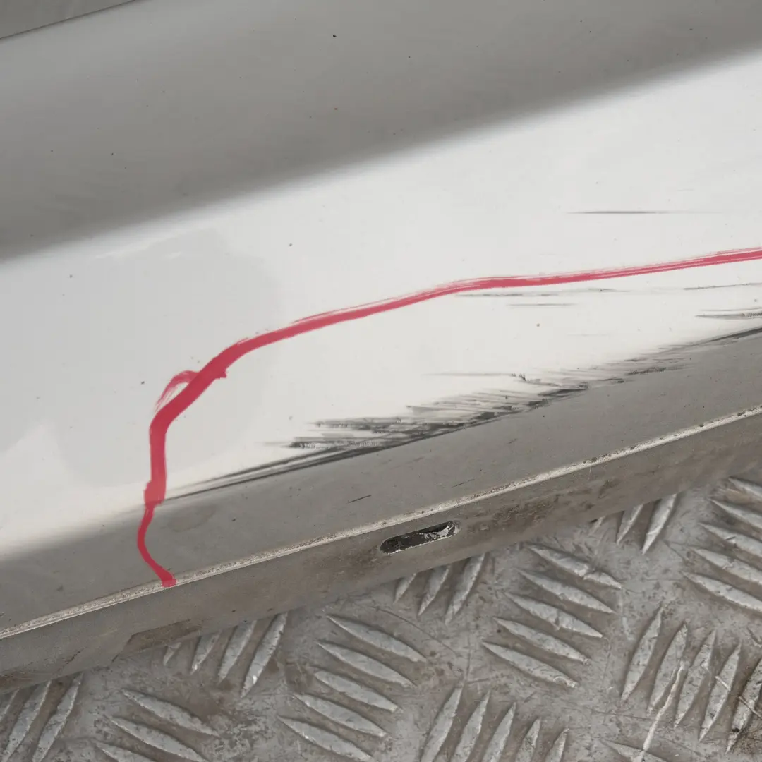 Faldon lateral izquierdo Titansilber Plata 354 para BMW 13 E87N LCI con número de pieza 36145 BMW 13 E87N LCI Faldon lateral izquierdo Titansilber Plata 354 - SKU 0036145-TS13 - Número de pieza 36145