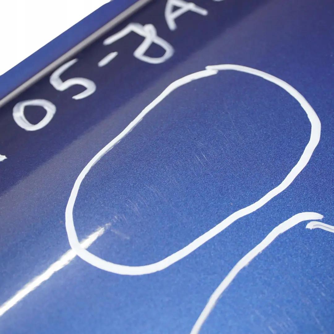 Mercedes-Benz C-Klasse W203 Tür Hinten Links Jaspisblau Blau Metallic - 345 für mit Teilenummer A2037300705 Mercedes-Benz C-Klasse W203 Tür Hinten Links Jaspisblau Blau Metallic - 345 - SKU A2037300705-JAS - Teilenummer A2037300705