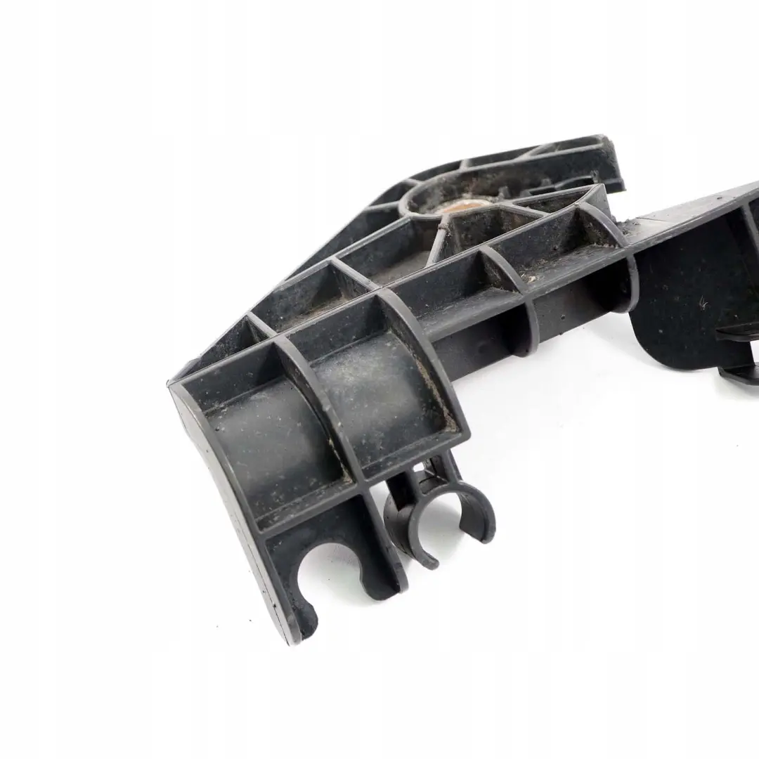 Mercedes-Benz W204 Moyeu de Roue Droite Capteur ABS Support  - SKU A2045461243 - Numéro de pièce A2043502706