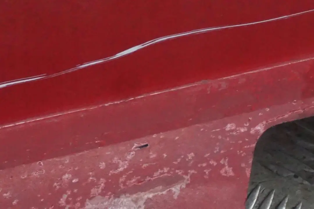BMW E90 E91 LCI Listello Portiera Apertura Gonna SX Rosso-Cremisi Rossa - SKU 0037059-KAR1 - Numero di parte 0037059