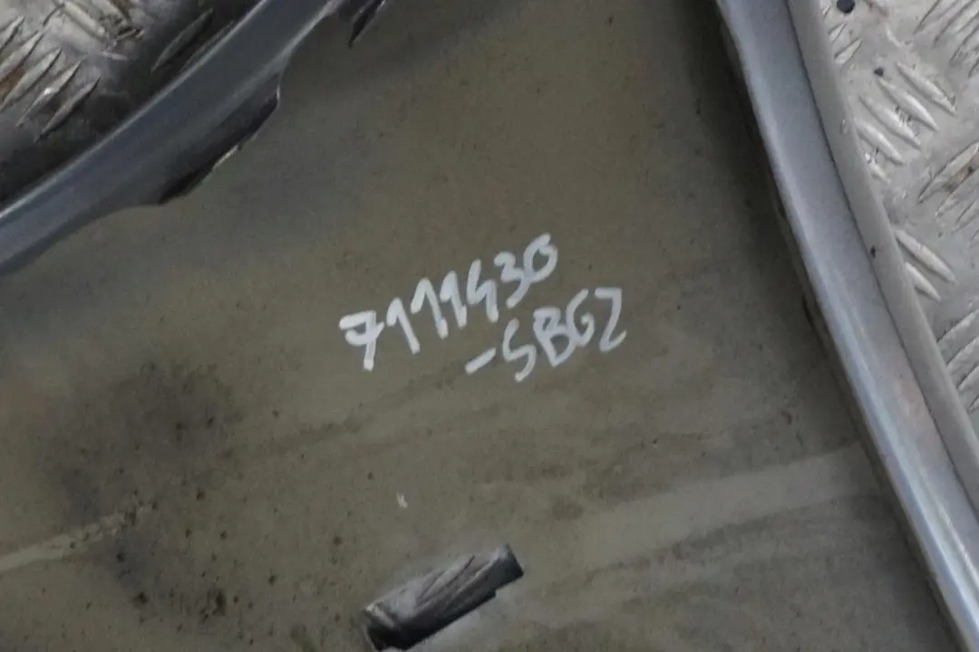 BMW E60 E61 Błotnik prawy przedni silbergrau - SKU 7111430-SBG2 - Numer Części 7111430