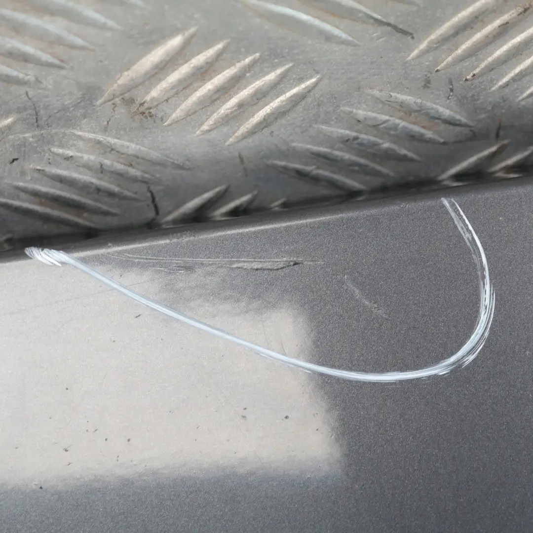 Sill Strip Side Trim Skirt Left Sparkling Graphite A22 para BMW E90 E91 con número de pieza 32951 BMW E90 E91 Sill Strip Side Trim Skirt Left Sparkling Graphite A22 - SKU 0032951-SG12 - Número de pieza 32951