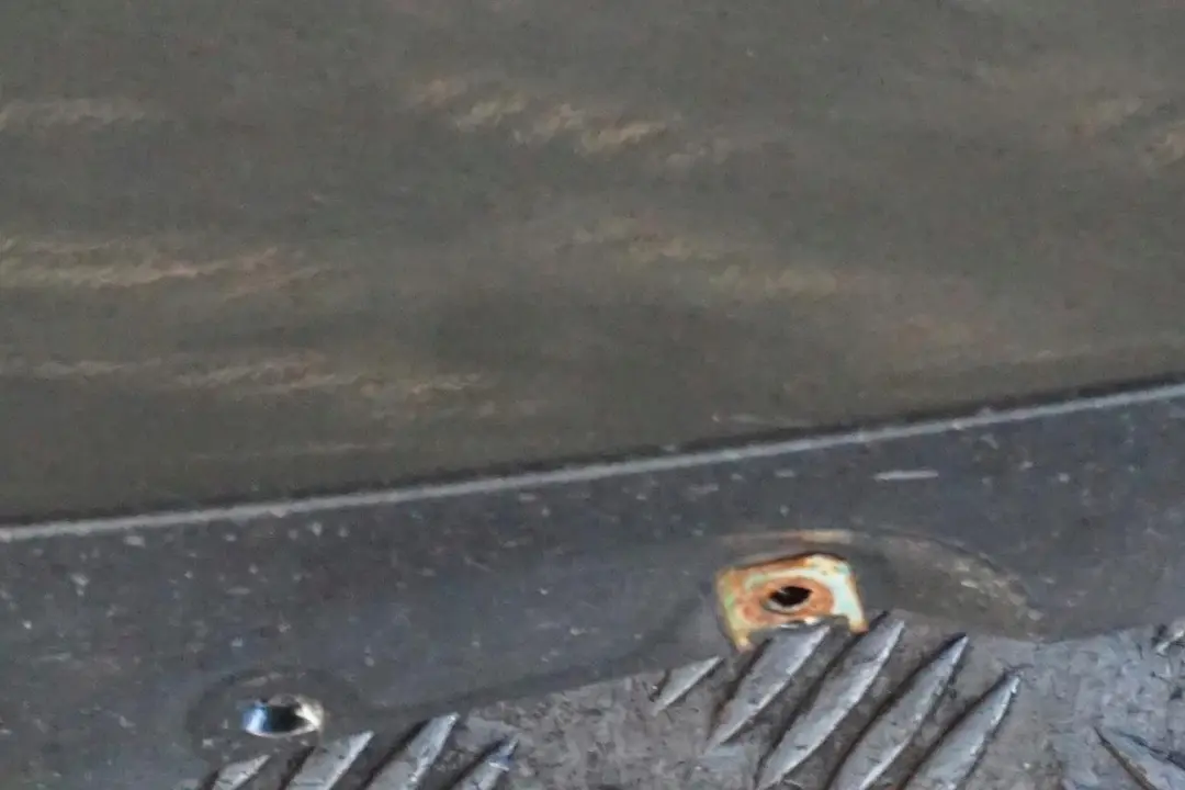 Bas de Porte Couverture Seuil a Gauche Gris Mineral Gris - B39 pour BMW Z4 E89 à propos du numéro de pièce 0037523 BMW Z4 E89 Bas de Porte Couverture Seuil a Gauche Gris Mineral Gris - B39 - SKU 0037523-MG - Numéro de pièce 0037523