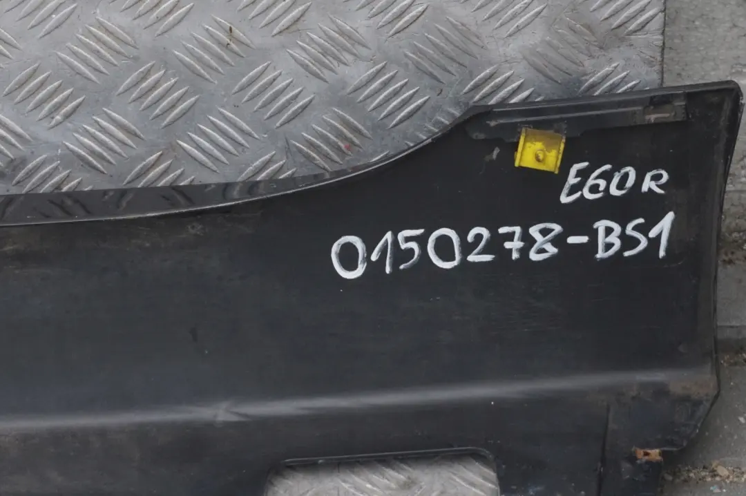 Nakładka listwa próg prawy do BMW E60 E61 o numerze 150278 BMW E60 E61 Nakładka listwa próg prawy - SKU 0150278-BS1 - Numer Części 150278