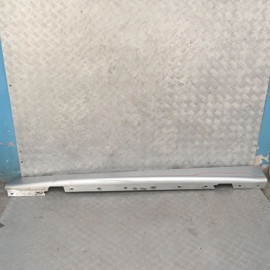 Schwellerleiste Blende Schweller links Titansilber Sliber Metallic für BMW 1 er E87 mit Teilenummer 32949 BMW 1 er E87 Schwellerleiste Blende Schweller links Titansilber Sliber Metallic - SKU 0032949-TS18 - Teilenummer 32949