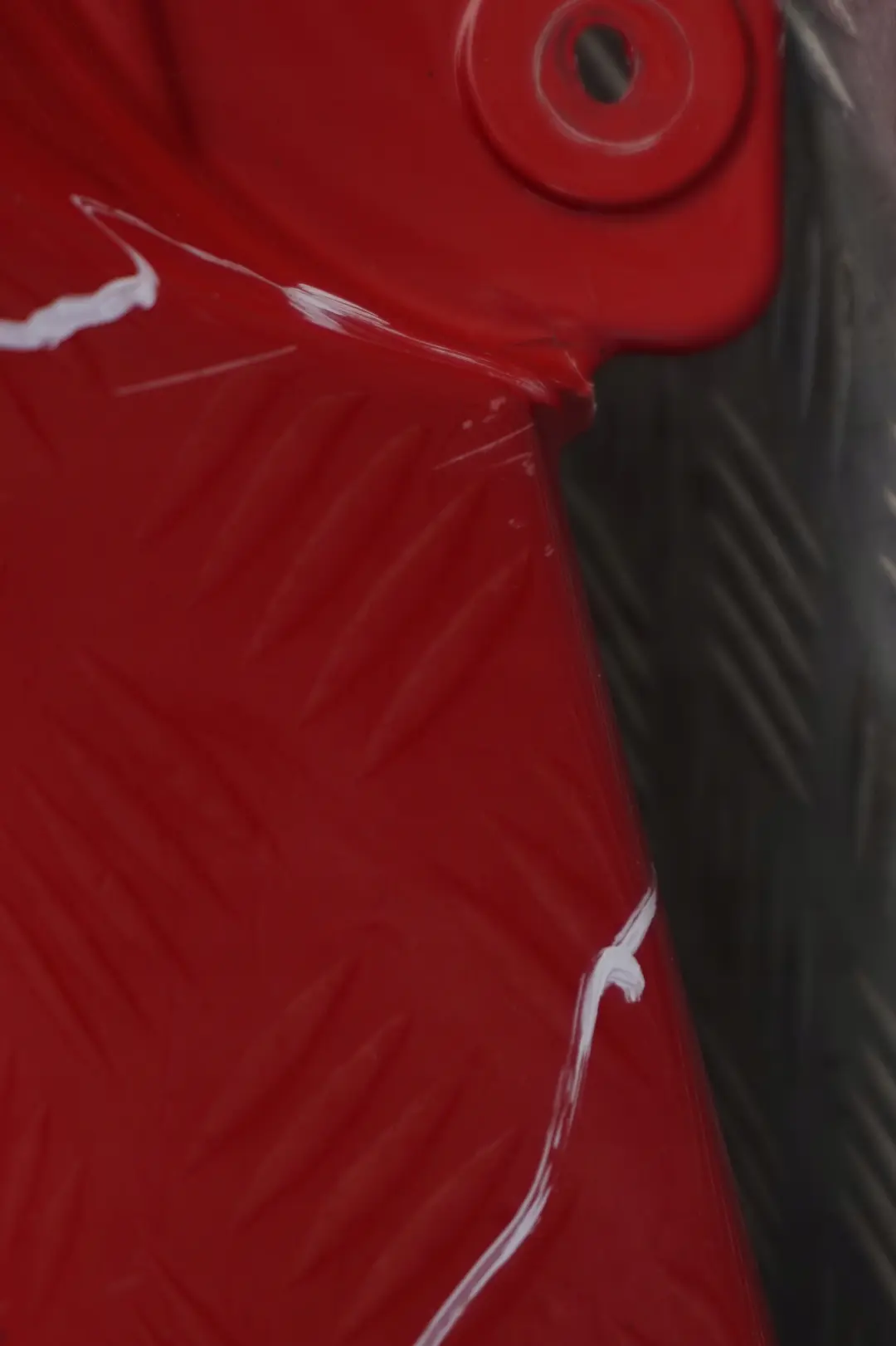 Zderzak tylny tył chili red AERO do MINI Cooper S R56 o numerze 0430266 MINI Cooper S R56 Zderzak tylny tył chili red AERO - SKU 0430266-CHRED - Numer Części 0430266