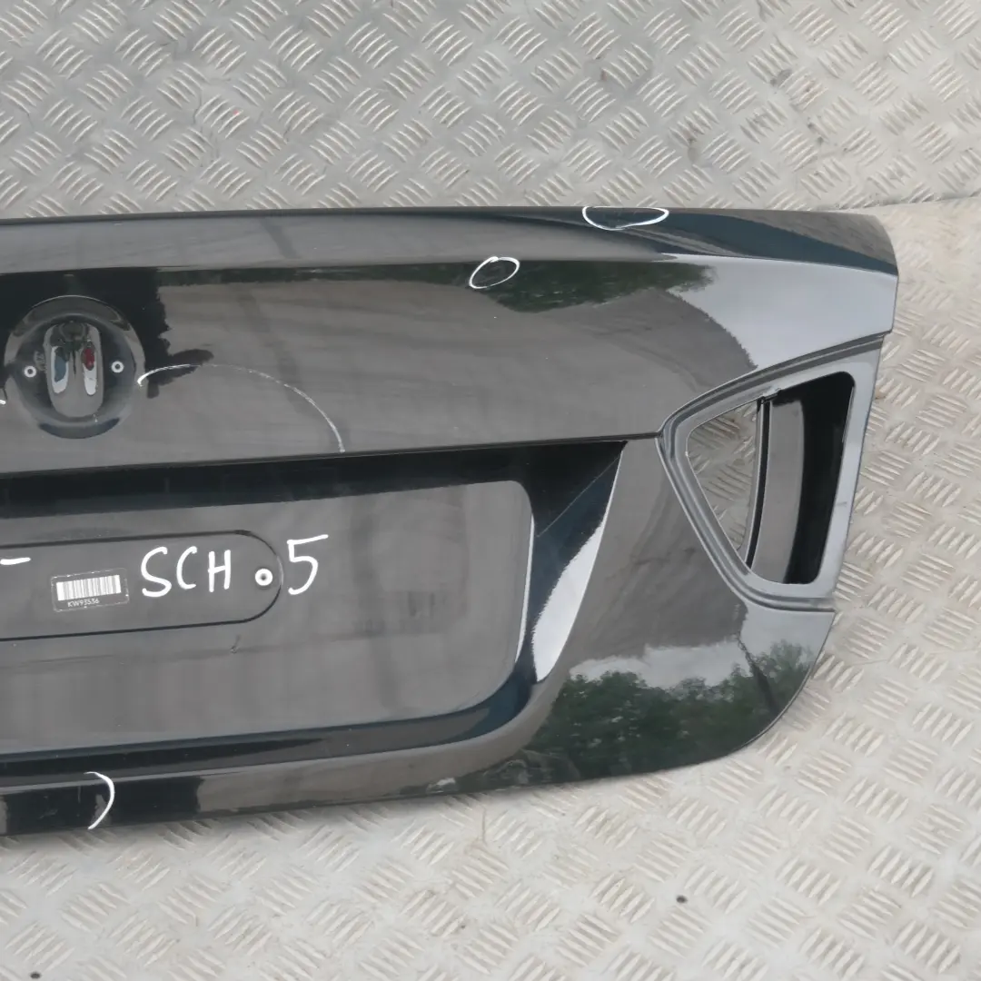 Klapa tylna tył bagażnika schwarz II 668 do BMW E90 o numerze 7151491 BMW E90 Klapa tylna tył bagażnika schwarz II 668 - SKU 7151491-SCH5 - Numer Części 7151491