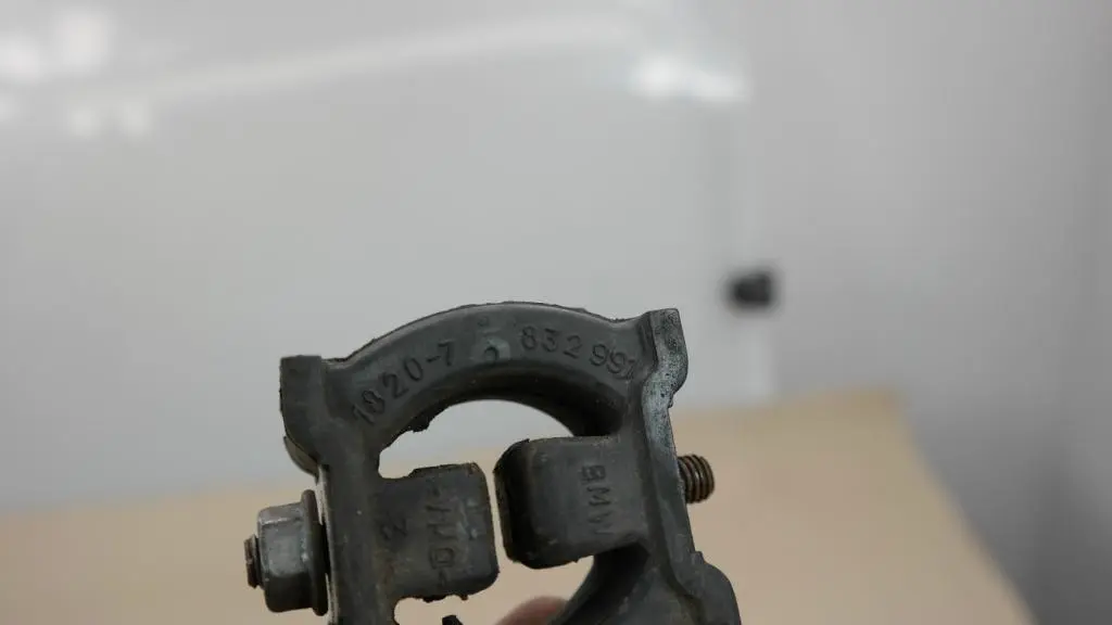 Verbindungsplatte echappement Caoutchouc pour BMW E60 M5 E90 E92 M3 à propos du numéro de pièce 7832991 BMW E60 M5 E90 E92 M3 Verbindungsplatte echappement Caoutchouc - SKU 7832991 - Numéro de pièce 7832991