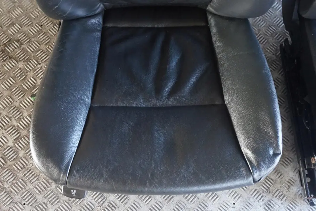 Fotel kanapa skóra black do BMW o numerze e60 BMW Fotel kanapa skóra black - SKU rhd-E60 Black Leather Seats - Numer Części e60