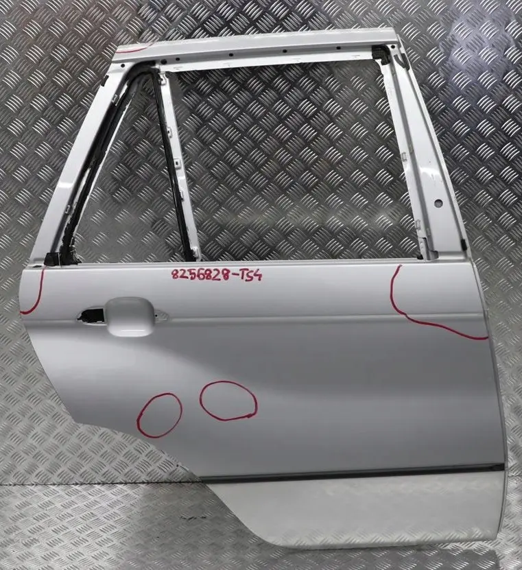 Door Rear Right O/S Titansilber Titan Silver Metallic - 354 to BMW X5 Series 4 E53 with Part number 8256828 BMW X5 Series 4 E53 Door Rear Right O/S Titansilber Titan Silver Metallic - 354 - SKU 8256828-TS4 - Part number 8256828