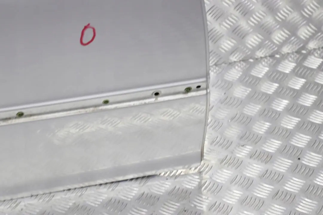 Berline Porte Arriere Droite Argent Titane Metallise - 354 pour BMW 3 E46 à propos du numéro de pièce 7034154 BMW 3 E46 Berline Porte Arriere Droite Argent Titane Metallise - 354 - SKU 7034154-TS - Numéro de pièce 7034154