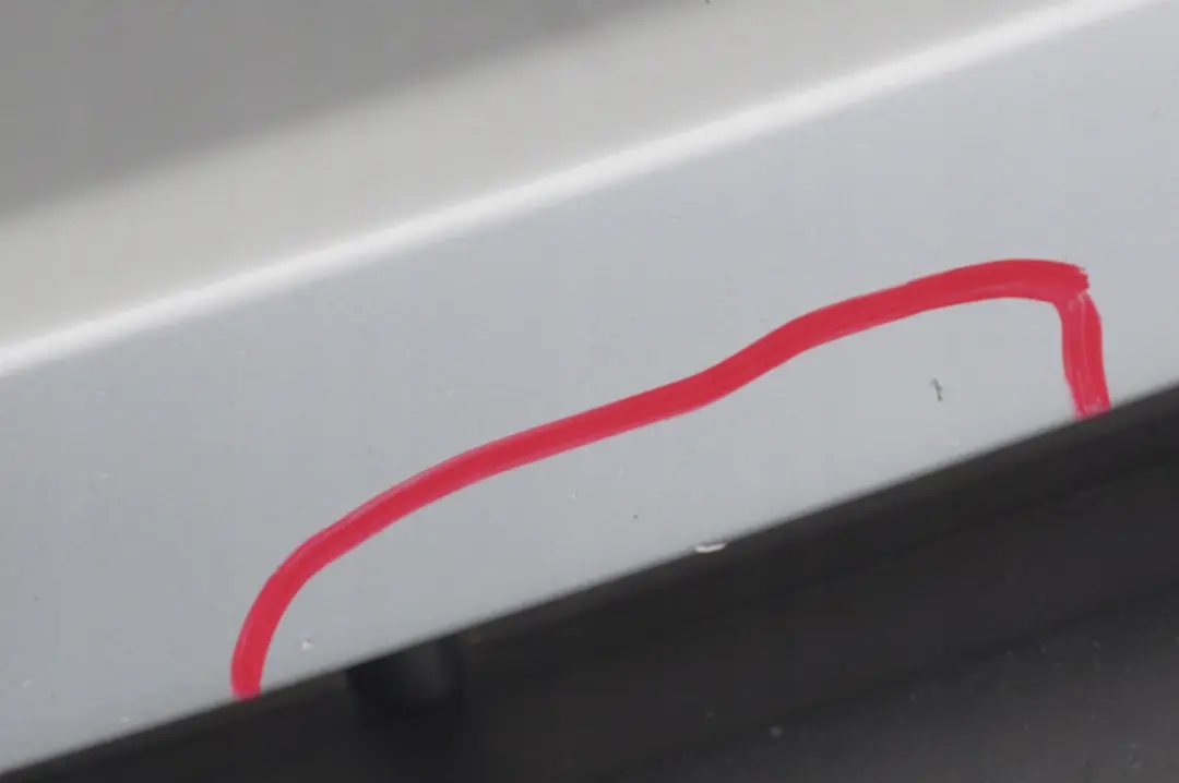 Zderzak przedni przód titansilber 354 do BMW E53 X5 o numerze 0010150 BMW E53 X5 Zderzak przedni przód titansilber 354 - SKU 0010150-TS6 - Numer Części 0010150