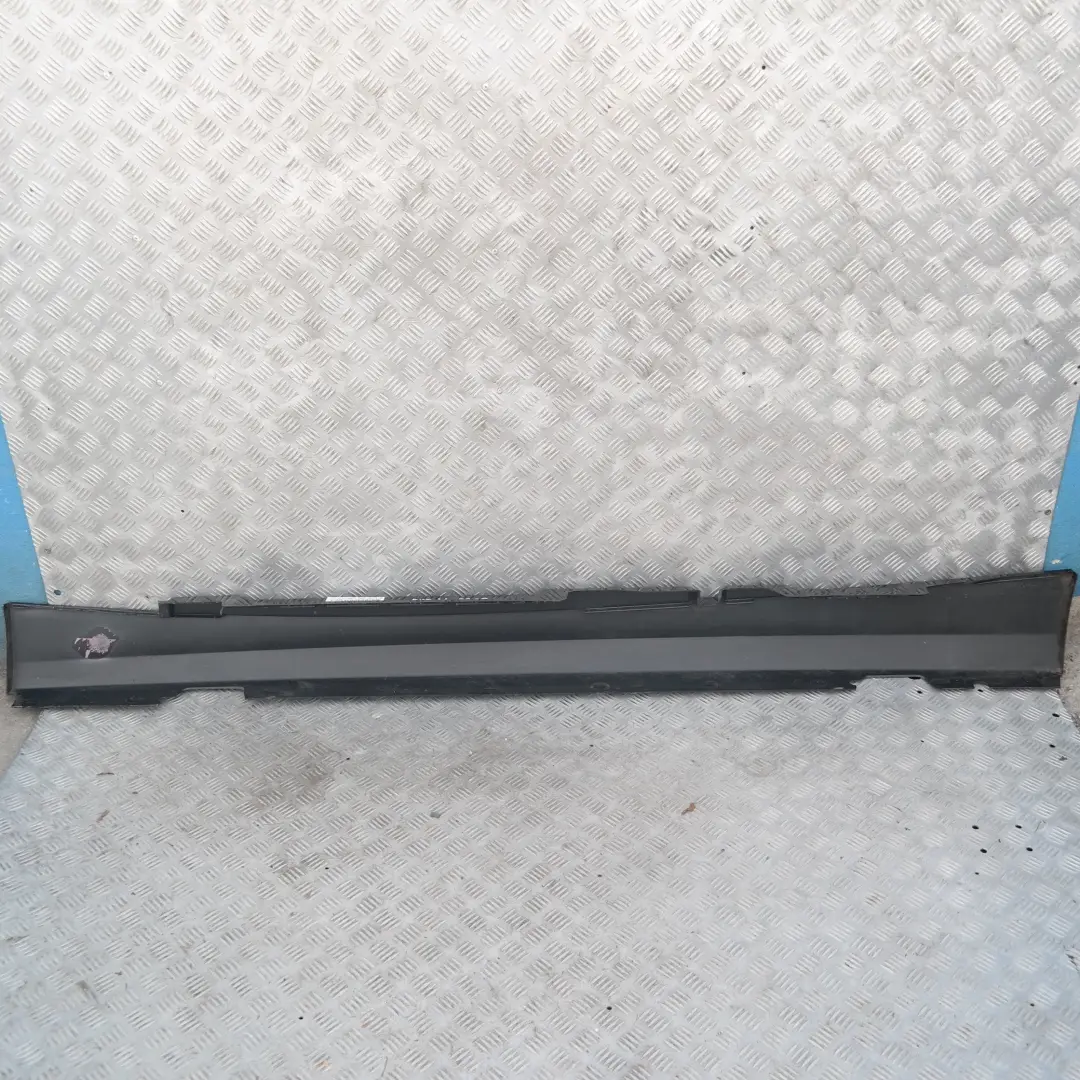 Listello Portiera Apertura Gonne Dx Nero per BMW E87 LCI con numero di parte 36144 BMW E87 LCI Listello Portiera Apertura Gonne Dx Nero - SKU 0036144-SCH8 - Numero di parte 36144