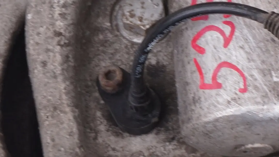 N47 FRONT RIGHT O/S SPRING STRUT HUB LEG BRAKE LEG to BMW 5 Series E60 LCI 520d with Part number 31306775056 BMW 5 Series E60 LCI 520d N47 FRONT RIGHT O/S SPRING STRUT HUB LEG BRAKE LEG - SKU 6775056 - Part number 31306775056