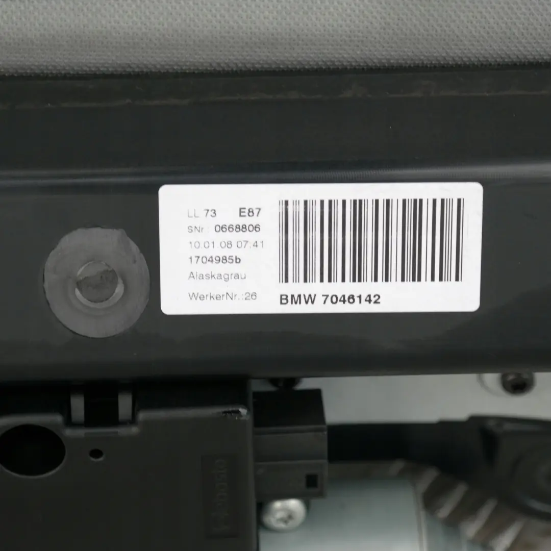Szyberdach do BMW E81 E87 o numerze 7046142 BMW E81 E87 Szyberdach - SKU 7046142 - Numer Części 7046142