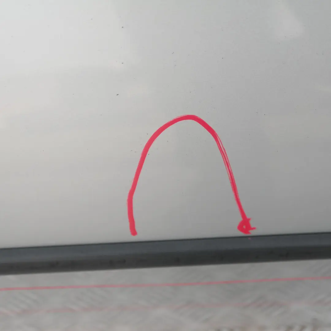 Puerta Trasera Izquierda Titansilber Titan Silver Metallic - 354 para BMW X5 E53 con número de pieza 8256827 BMW X5 E53 Puerta Trasera Izquierda Titansilber Titan Silver Metallic - 354 - SKU 8256827-TS - Número de pieza 8256827