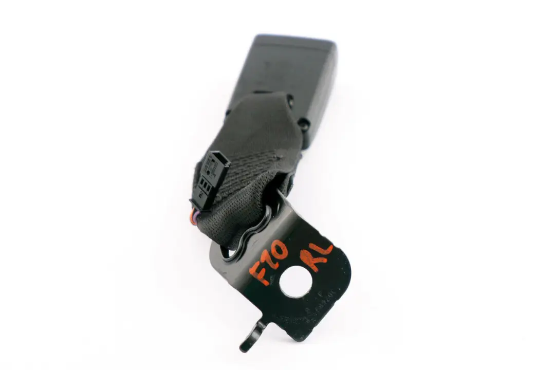 Pas bezpieczeństwa zapinka zaczep lewy do BMW F20 F30 o numerze 7266352 BMW F20 F30 Pas bezpieczeństwa zapinka zaczep lewy - SKU 7266352 - Numer Części 7266352