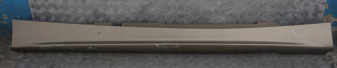 Listello Portiera Apertura Gonna Destra Sonora Metallizzato A23 per BMW E87 con numero di parte 0032948 BMW E87 Listello Portiera Apertura Gonna Destra Sonora Metallizzato A23 - SKU 0032948-SON4 - Numero di parte 0032948