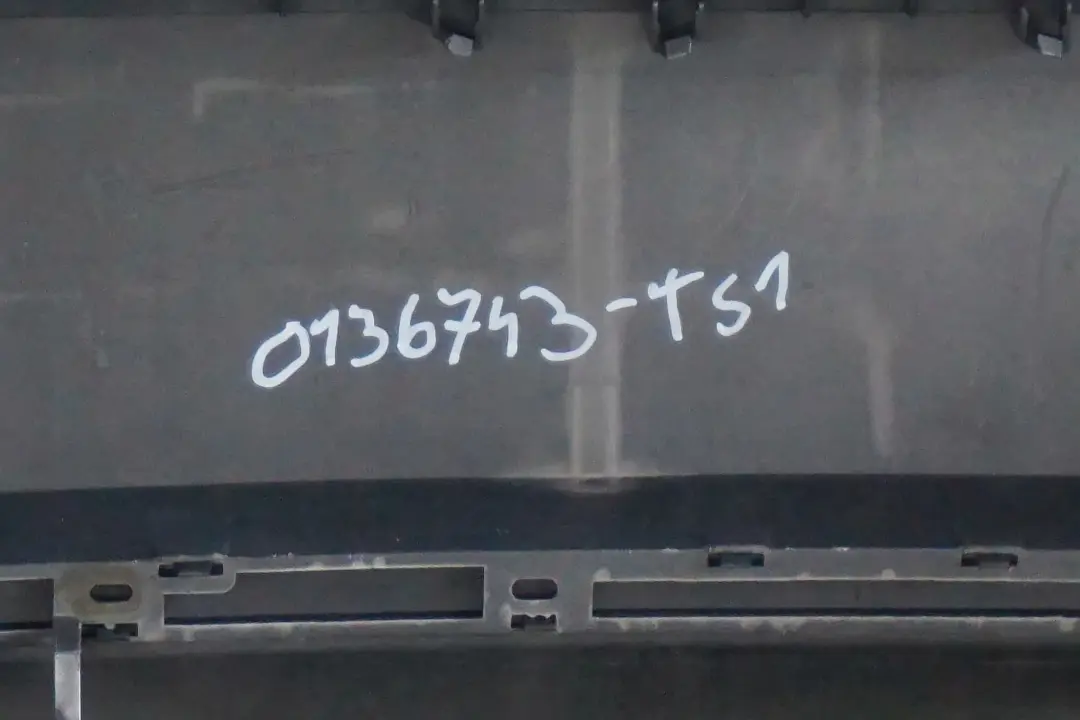 Bumper Panel Titansilber Titan Silber Silver to BMW 7 Series 1 E65 E66 E67 Rear with Part number 0136743 BMW 7 Series 1 E65 E66 E67 Rear Bumper Panel Titansilber Titan Silber Silver - SKU 0136743-TS1 - Part number 0136743