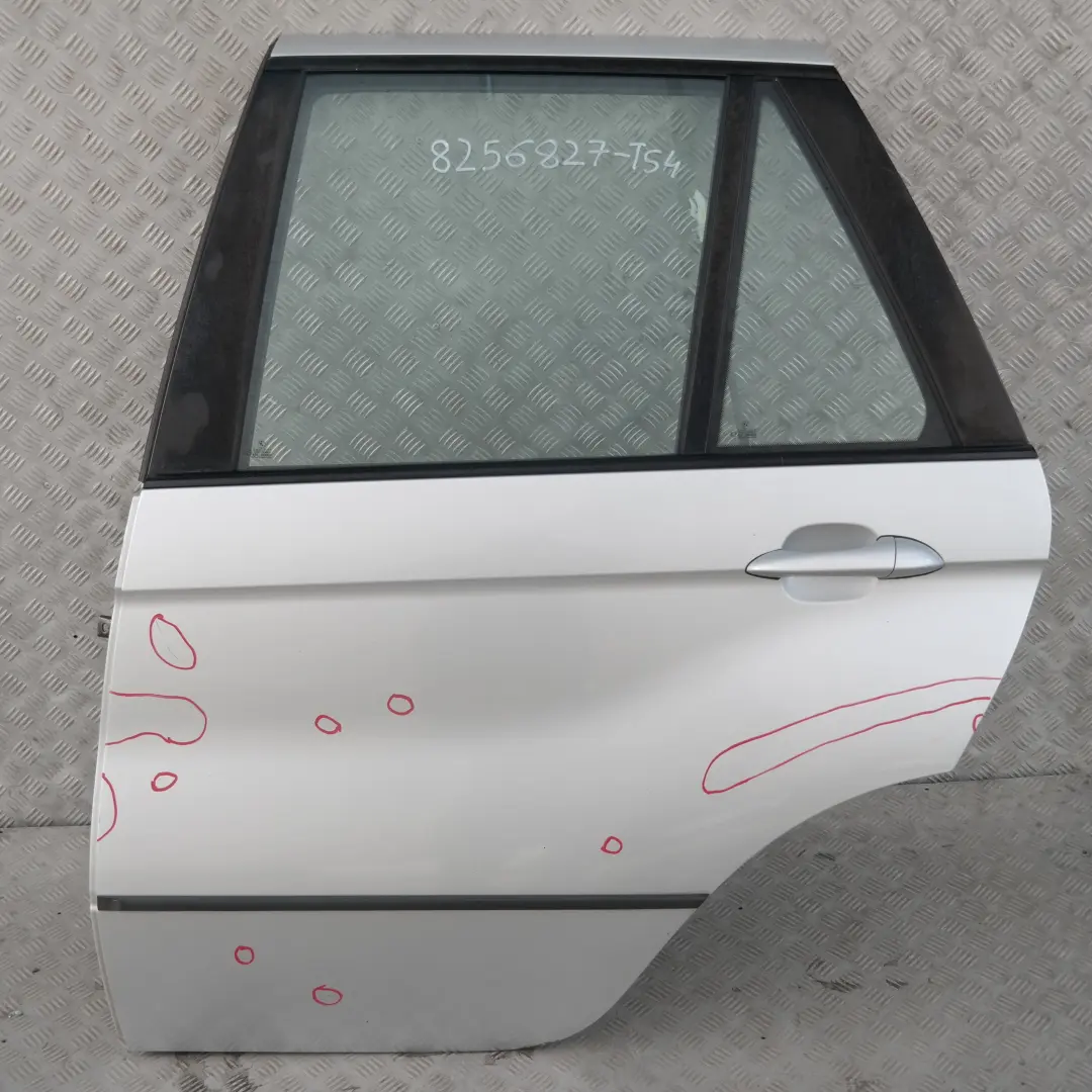 Fahrerseite Tür hinten links Titansilber Titan Silber Metallic für BMW X5 er 4 E53 mit Teilenummer 8256827 BMW X5 er 4 E53 Fahrerseite Tür hinten links Titansilber Titan Silber Metallic - SKU 8256827-TS4 - Teilenummer 8256827