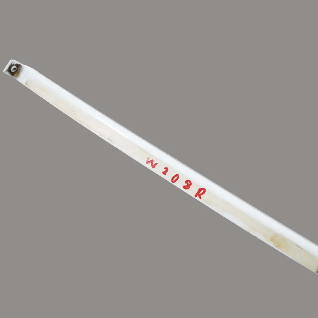 W208 Porta anteriore destra Finestrino Guida Striscia per Mercedes CLK con numero di parte A2087250230 Mercedes CLK W208 Porta anteriore destra Finestrino Guida Striscia - SKU A2087250230 - Numero di parte A2087250230