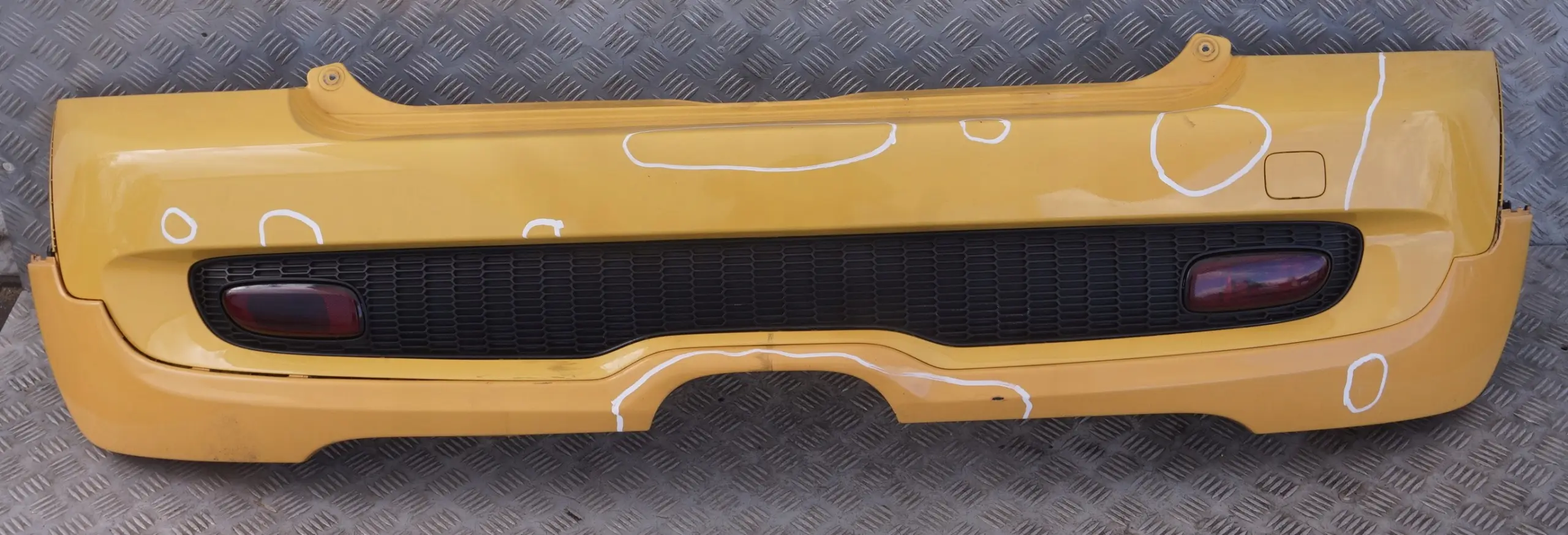 Mini Cooper R56 R57 1 Panel embellecedor parachoques trasero Mellow Yellow - A58