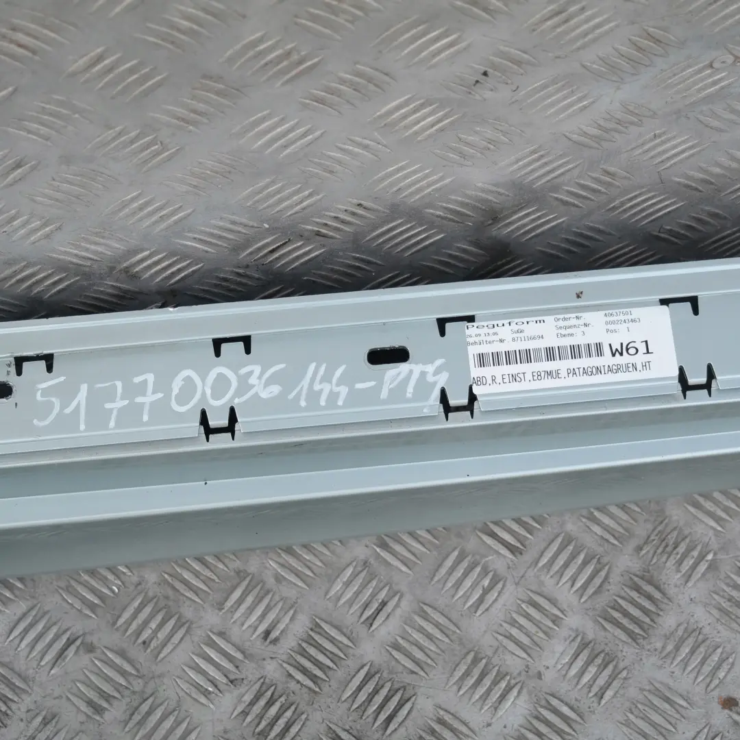 Schwellerleiste Blende Schweller rechts Patagoniagruen Grün für BMW 1 er E87 LCI mit Teilenummer 51770036144-PTG BMW 1 er E87 LCI Schwellerleiste Blende Schweller rechts Patagoniagruen Grün - SKU 0036144-PTG - Teilenummer 51770036144-PTG